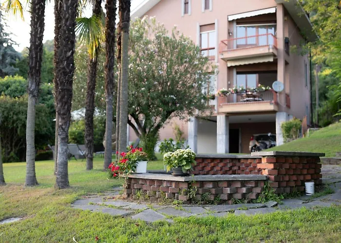 Apartament Two Gardens Lake View Apartment Verbania