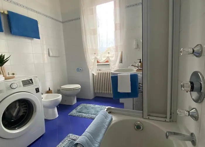 아파트 Two Gardens Lake View Apartment